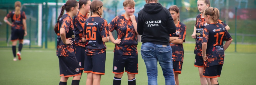 Juniorki TS Mitech z porażką w pierwszym meczu